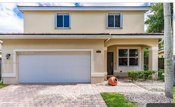 В аренду: $3,800 (4 спален, 2 ванн, 2058 Квадратных фут)