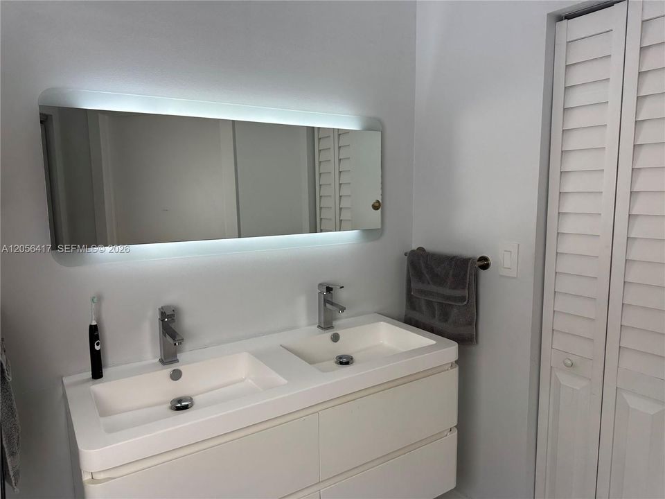 For Rent: $5,000 (2 beds, 2 baths, 1410 Square Feet)