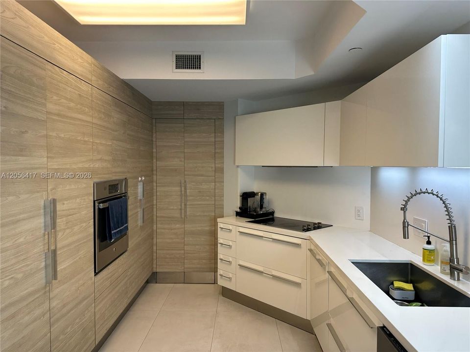 For Rent: $5,000 (2 beds, 2 baths, 1410 Square Feet)