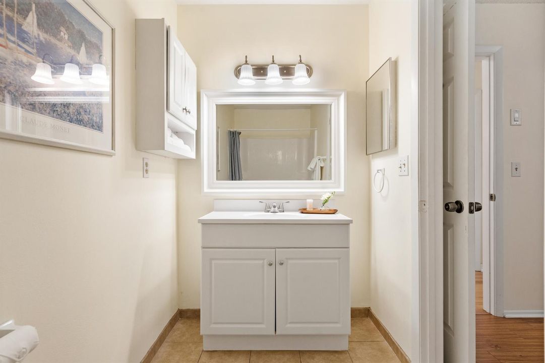 Ensuite Primary Bathroom