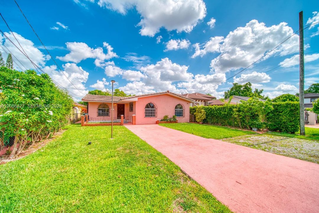 En Venta: $875,000 (4 camas, 2 baños, 1856 Pies cuadrados)