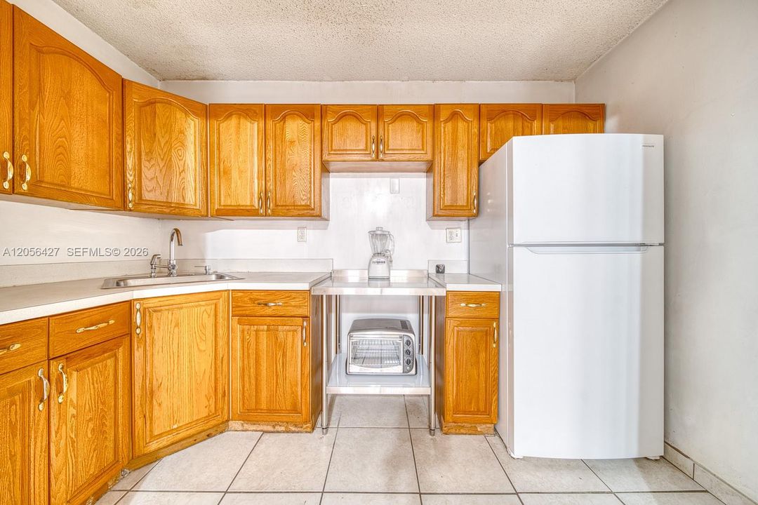 En Venta: $875,000 (4 camas, 2 baños, 1856 Pies cuadrados)