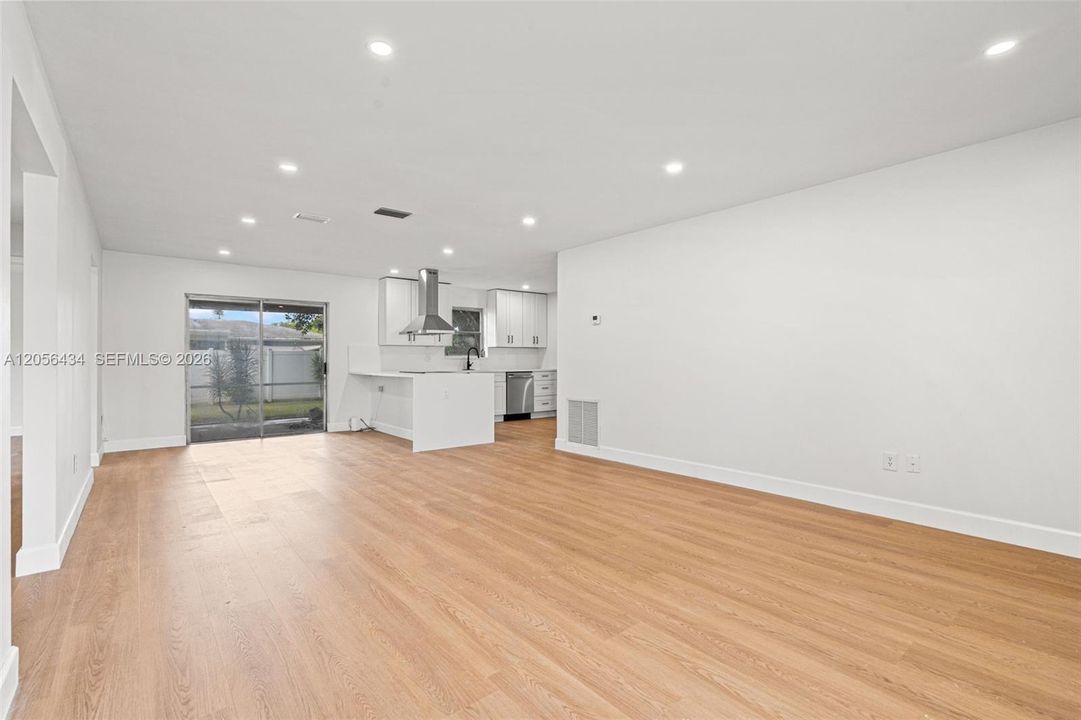На продажу: $579,900 (3 спален, 2 ванн, 1399 Квадратных фут)