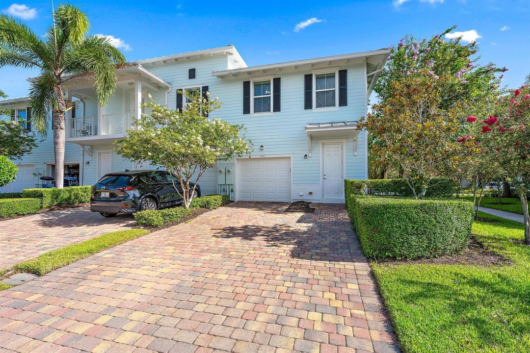 1156 S Community Dr-4