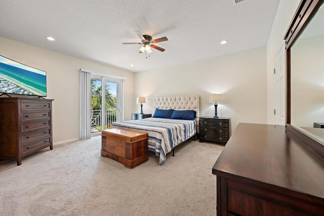 1156 S Community Dr-15