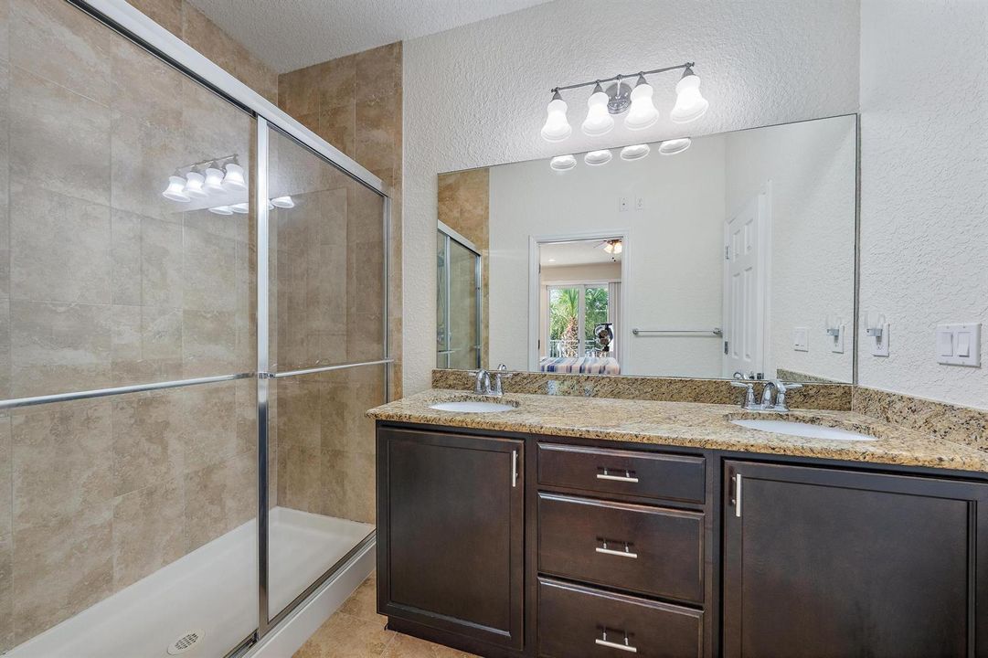 1156 S Community Dr-19