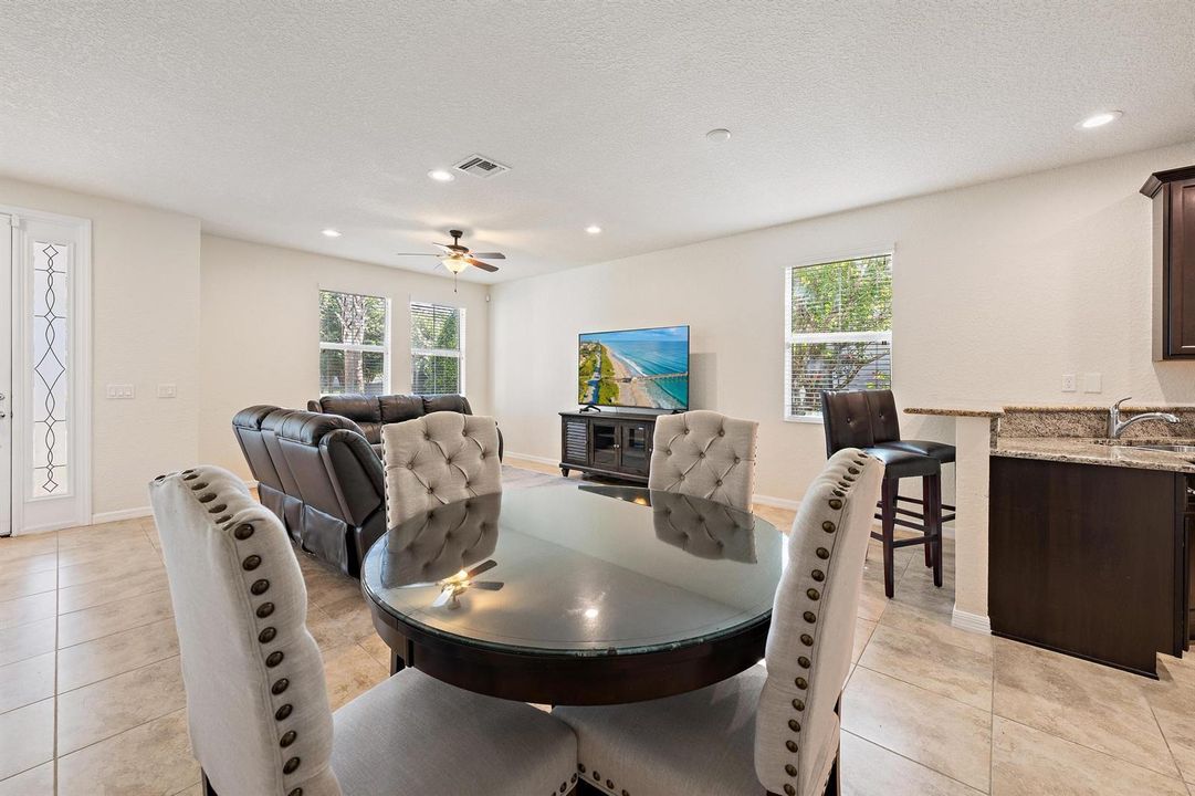 1156 S Community Dr-14