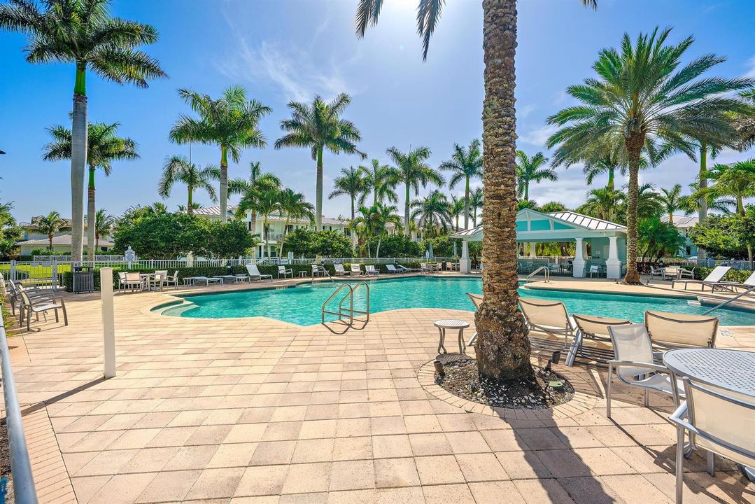 1156 S Community Dr-23