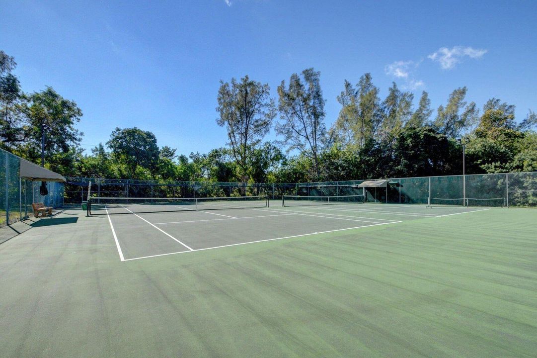 TENNIS
