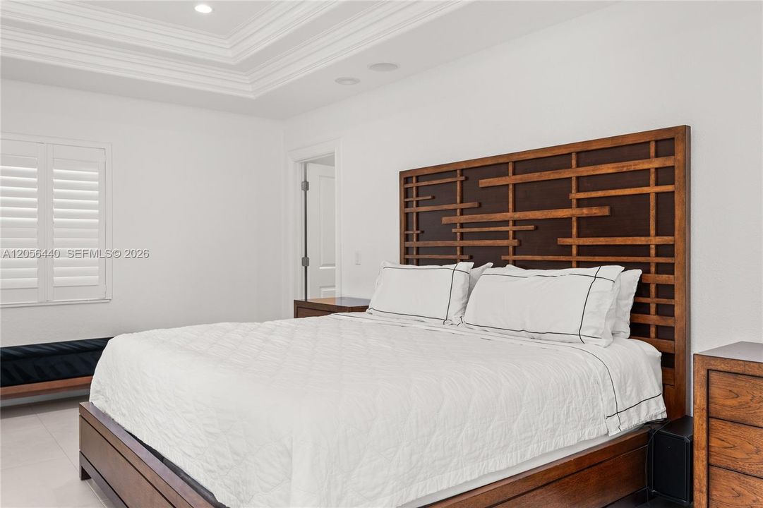 En Venta: $3,999,000 (3 camas, 2 baños, 2481 Pies cuadrados)