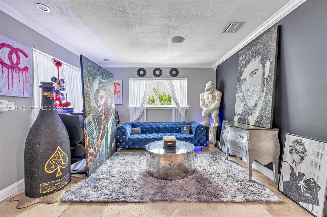 En Venta: $829,000 (3 camas, 1 baños, 1075 Pies cuadrados)