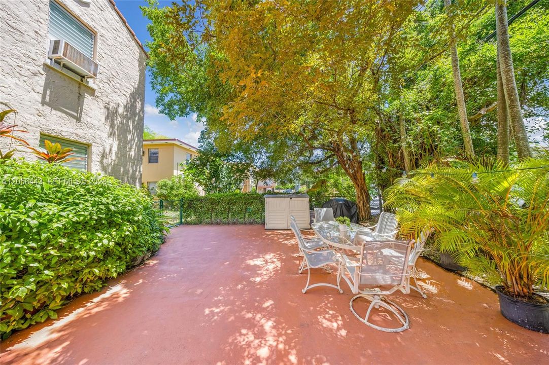 For Rent: $1,800 (1 beds, 1 baths, 500 Square Feet)