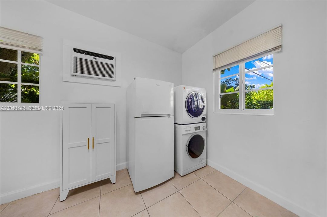 For Rent: $1,800 (1 beds, 1 baths, 500 Square Feet)