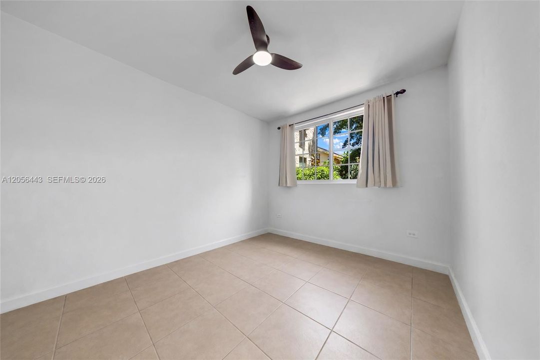 For Rent: $1,800 (1 beds, 1 baths, 500 Square Feet)