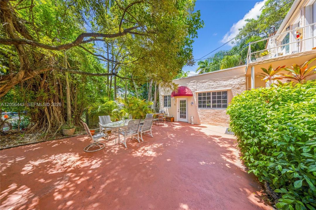 For Rent: $1,800 (1 beds, 1 baths, 500 Square Feet)