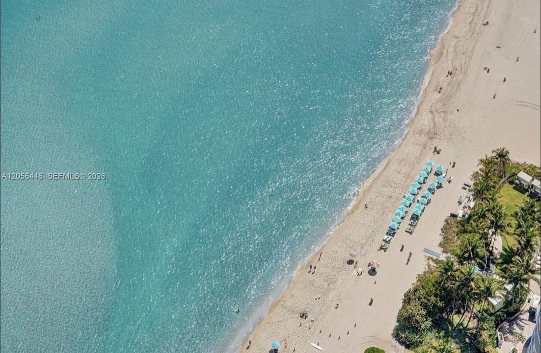 En Venta: $2,925,000 (3 camas, 3 baños, 2768 Pies cuadrados)