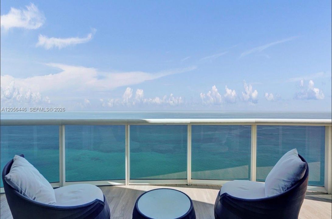 En Venta: $2,925,000 (3 camas, 3 baños, 2768 Pies cuadrados)