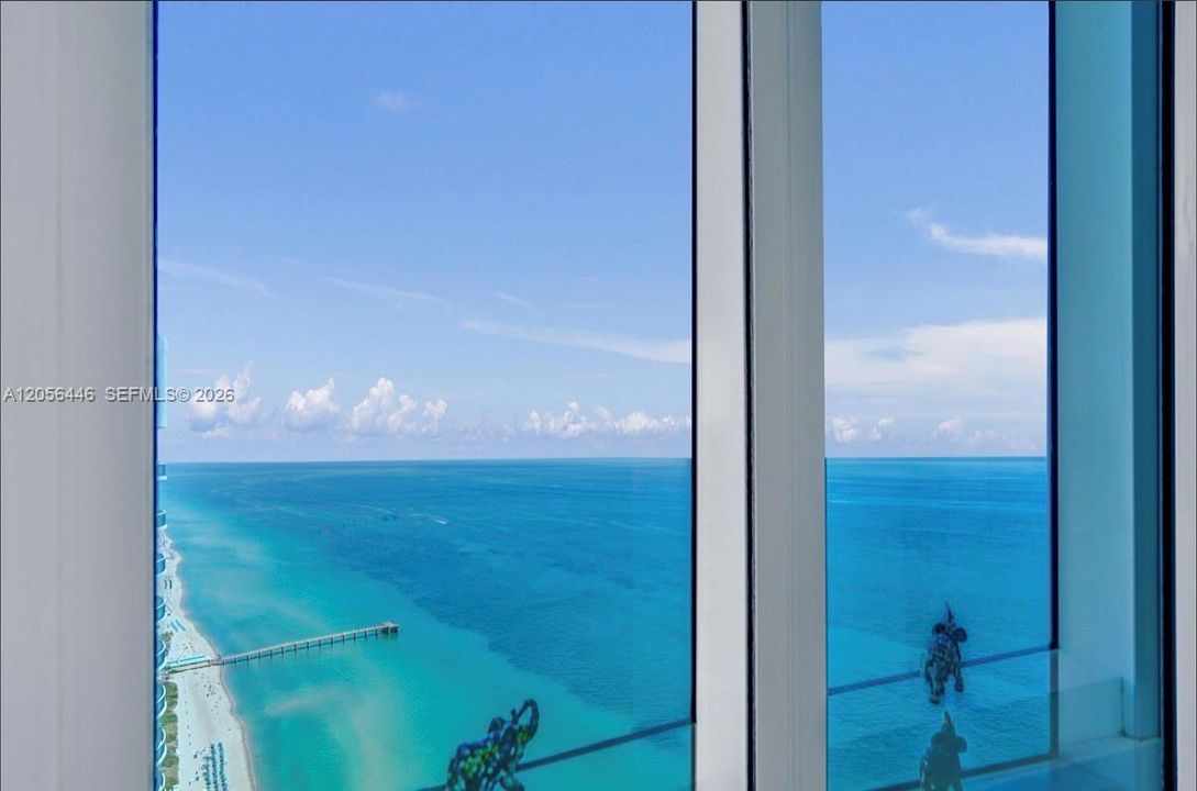 En Venta: $2,925,000 (3 camas, 3 baños, 2768 Pies cuadrados)