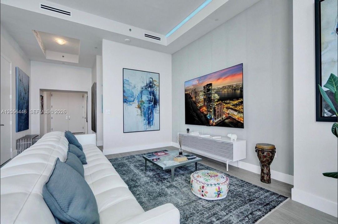 En Venta: $2,925,000 (3 camas, 3 baños, 2768 Pies cuadrados)