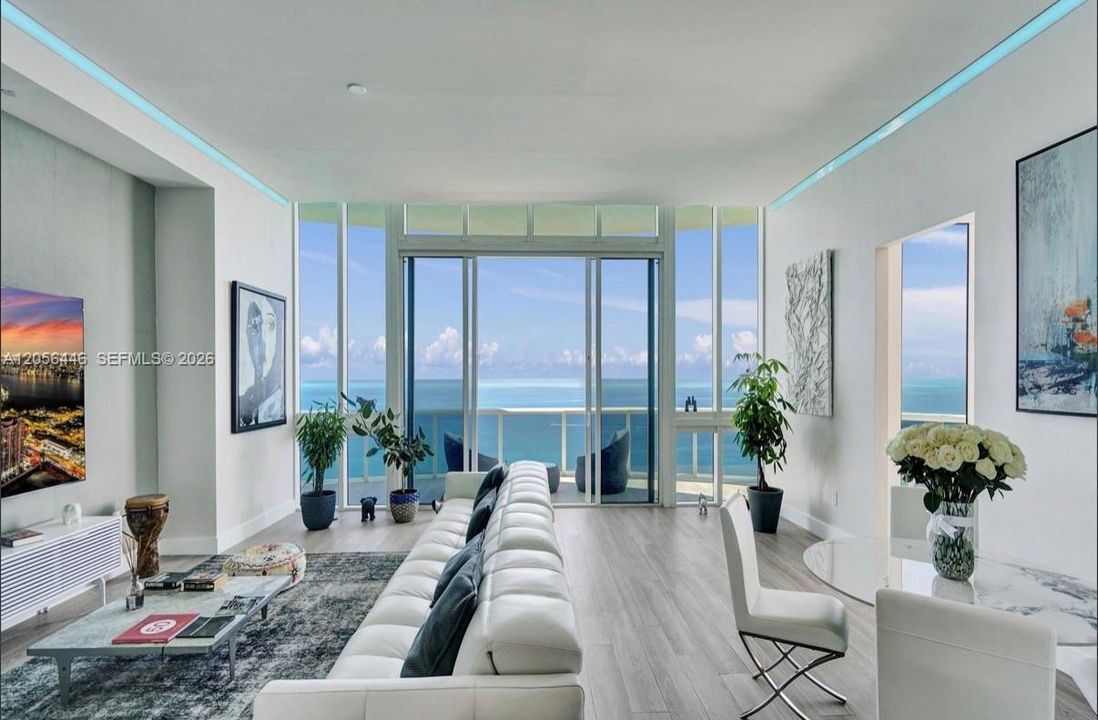 En Venta: $2,925,000 (3 camas, 3 baños, 2768 Pies cuadrados)