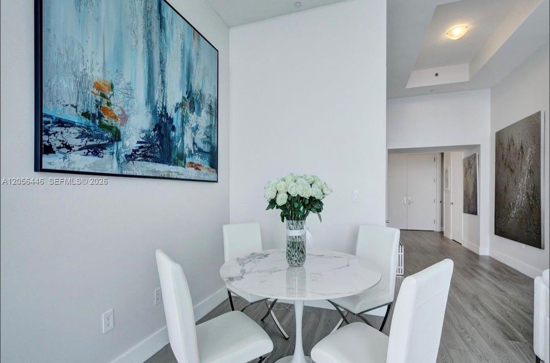 En Venta: $2,925,000 (3 camas, 3 baños, 2768 Pies cuadrados)