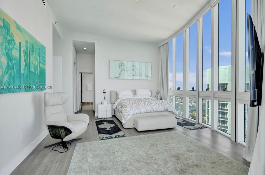 En Venta: $2,925,000 (3 camas, 3 baños, 2768 Pies cuadrados)