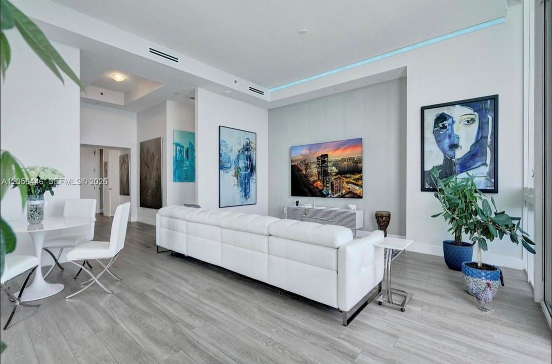 En Venta: $2,925,000 (3 camas, 3 baños, 2768 Pies cuadrados)