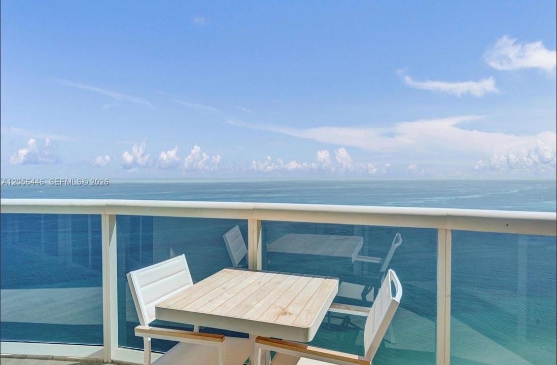 En Venta: $2,925,000 (3 camas, 3 baños, 2768 Pies cuadrados)