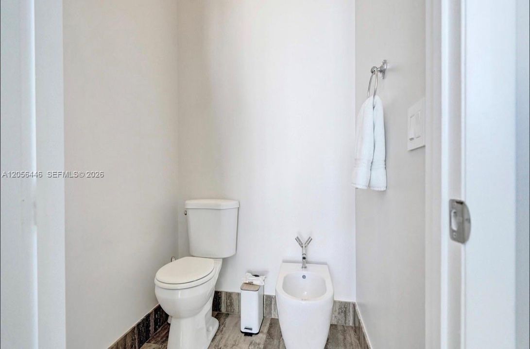 En Venta: $2,925,000 (3 camas, 3 baños, 2768 Pies cuadrados)