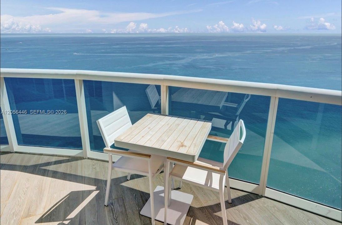 En Venta: $2,925,000 (3 camas, 3 baños, 2768 Pies cuadrados)