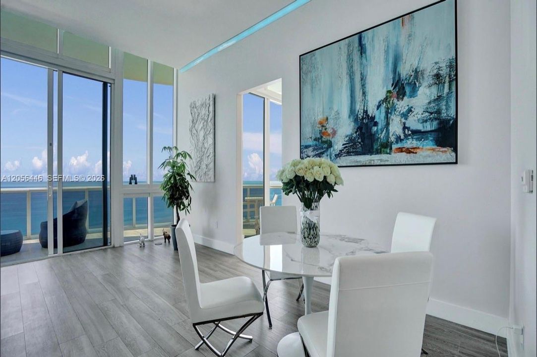 En Venta: $2,925,000 (3 camas, 3 baños, 2768 Pies cuadrados)