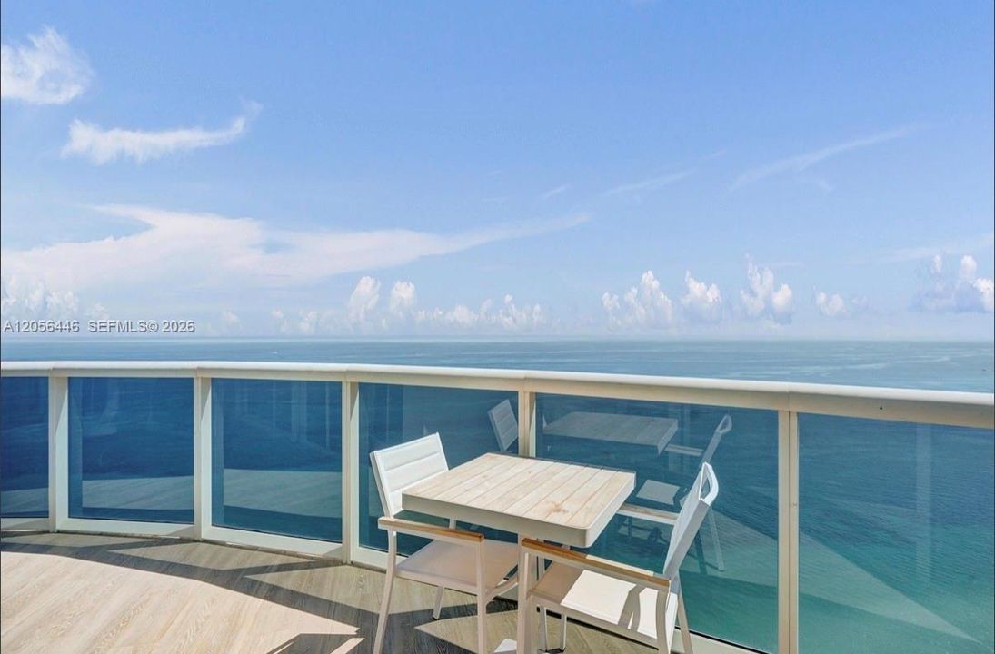 En Venta: $2,925,000 (3 camas, 3 baños, 2768 Pies cuadrados)
