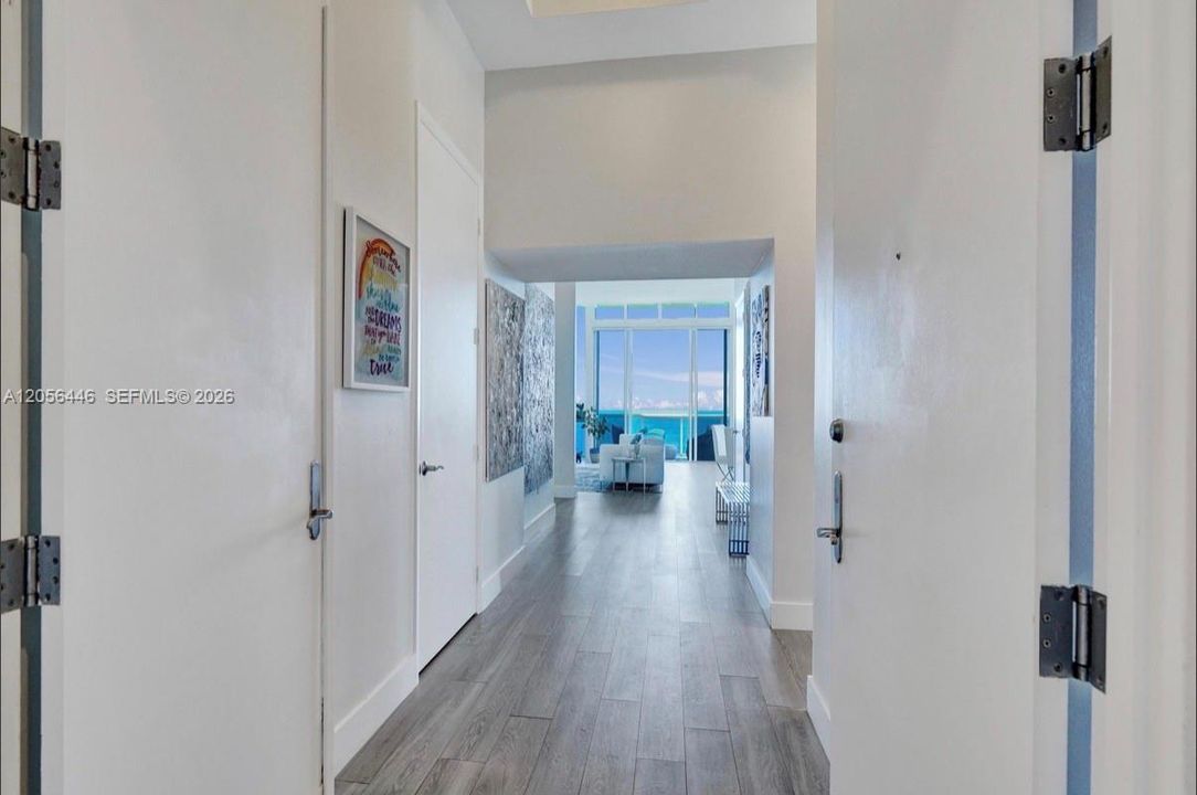 En Venta: $2,925,000 (3 camas, 3 baños, 2768 Pies cuadrados)