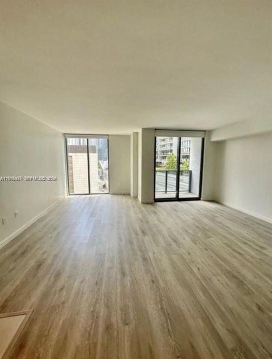 В аренду: $2,400 (0 спален, 1 ванн, 551 Квадратных фут)