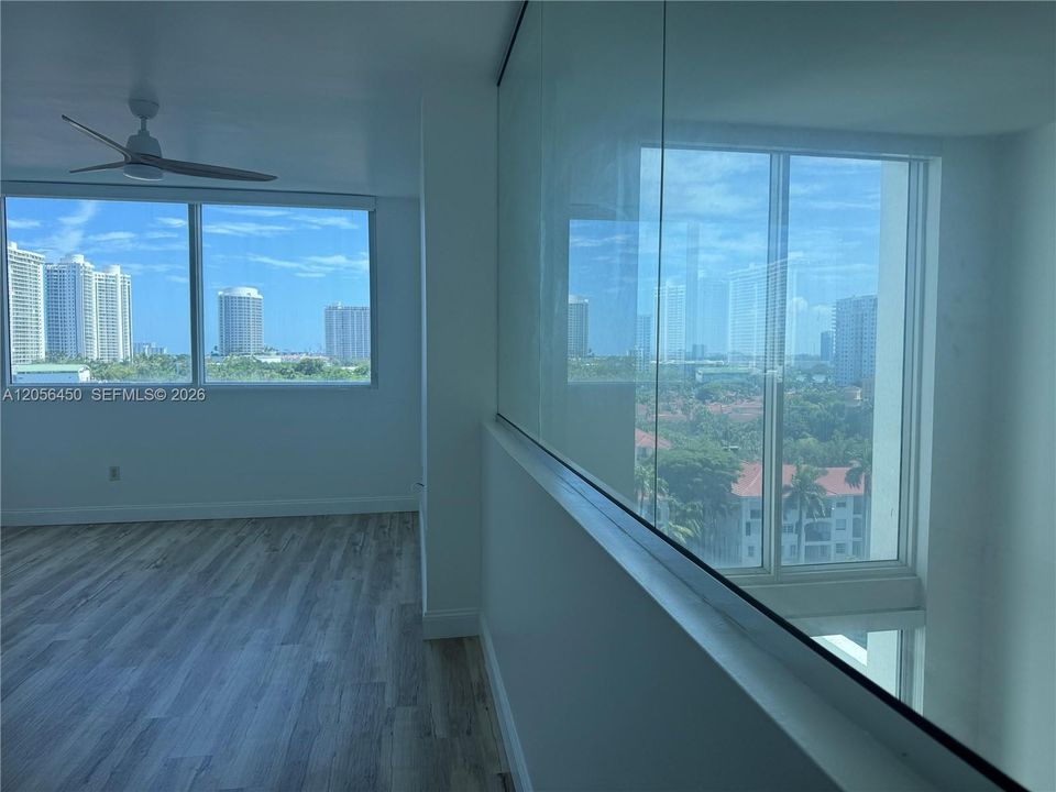 Под контрактом: $3,400 (2 спален, 2 ванн, 1337 Квадратных фут)