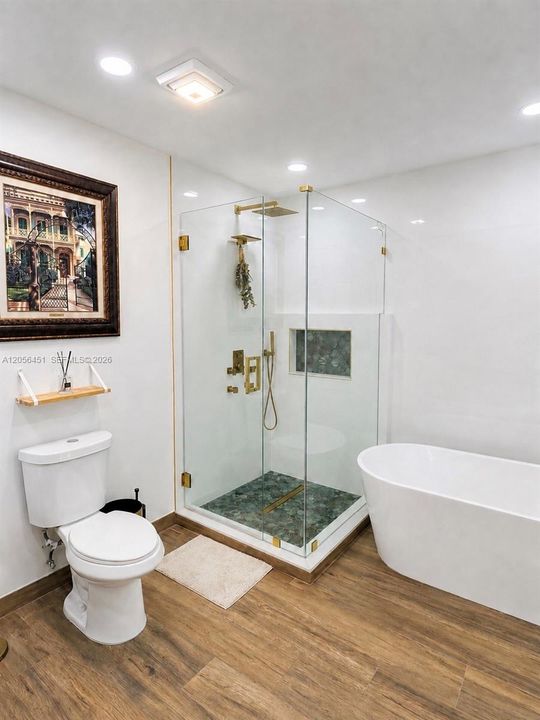 For Sale: $975,000 (3 beds, 2 baths, 1170 Square Feet)