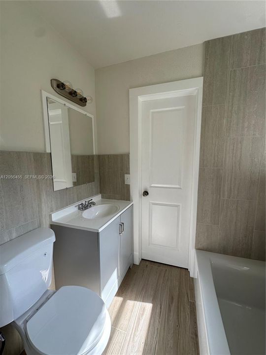 В аренду: $2,000 (2 спален, 1 ванн, 2496 Квадратных фут)