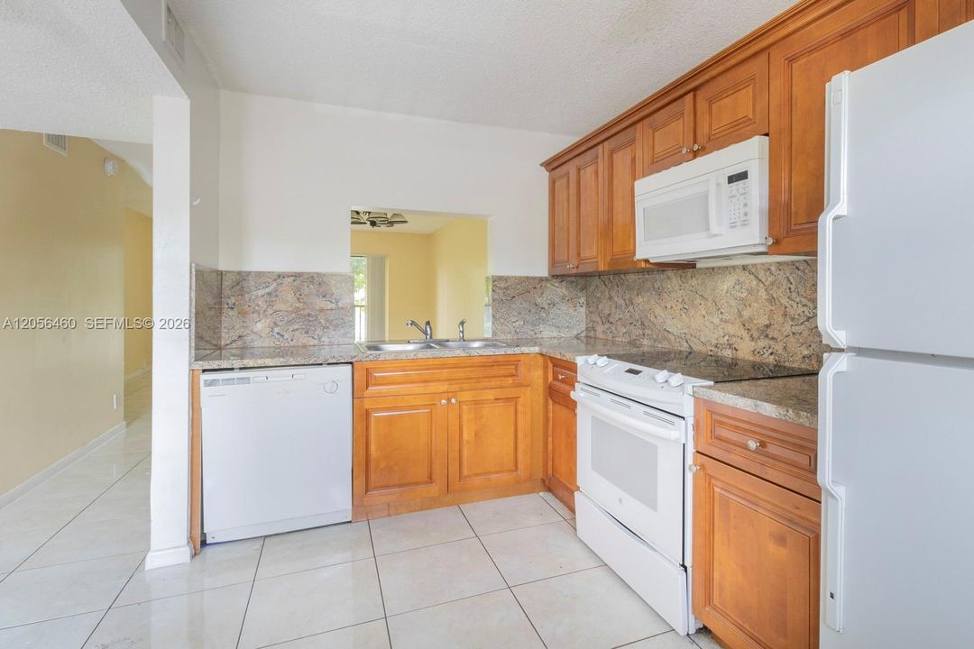 В аренду: $2,450 (3 спален, 2 ванн, 1054 Квадратных фут)