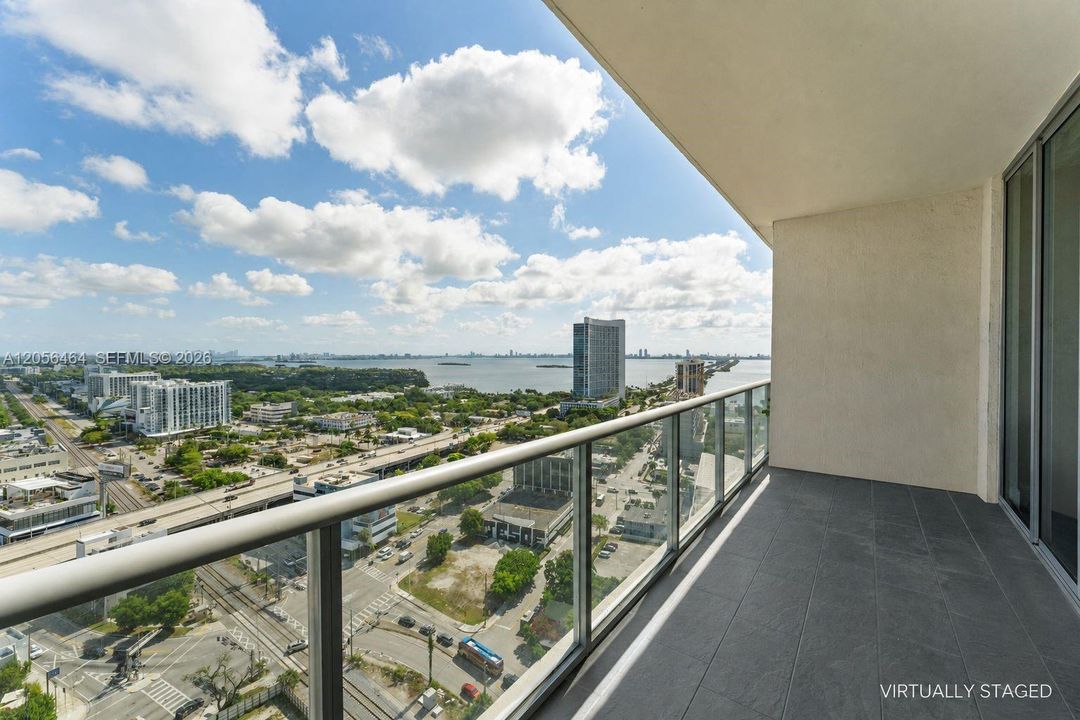 For Rent: $3,700 (1 beds, 1 baths, 735 Square Feet)