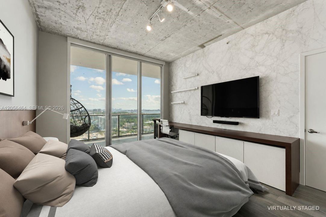 For Rent: $3,700 (1 beds, 1 baths, 735 Square Feet)