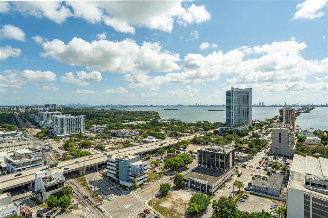 For Rent: $3,700 (1 beds, 1 baths, 735 Square Feet)