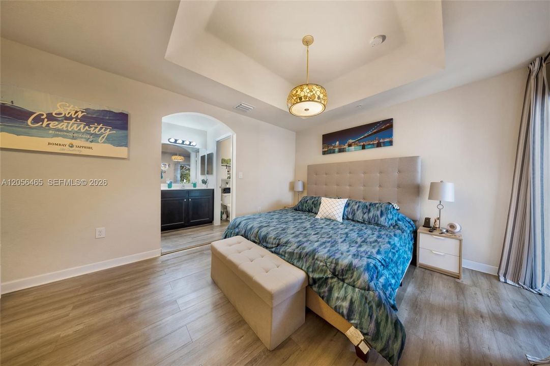 For Sale: $308,000 (2 beds, 2 baths, 1139 Square Feet)