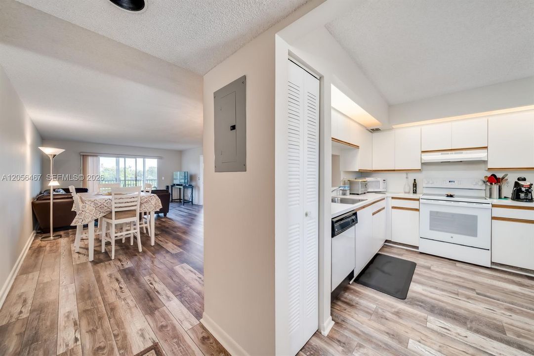 For Rent: $1,850 (1 beds, 1 baths, 1065 Square Feet)