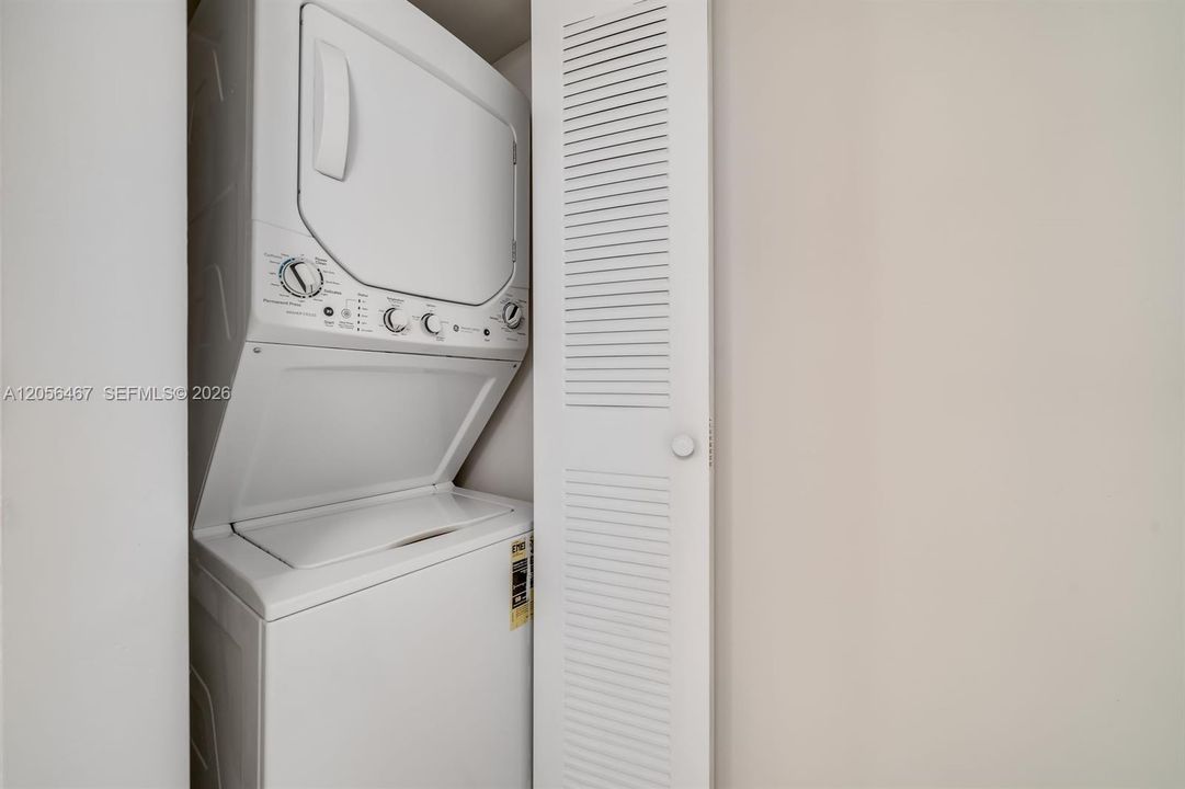 For Rent: $1,850 (1 beds, 1 baths, 1065 Square Feet)