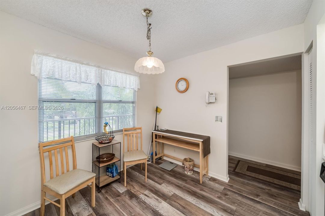 For Rent: $1,850 (1 beds, 1 baths, 1065 Square Feet)