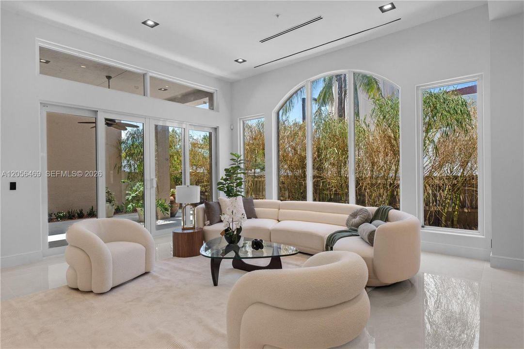 На продажу: $3,995,000 (4 спален, 4 ванн, 3660 Квадратных фут)