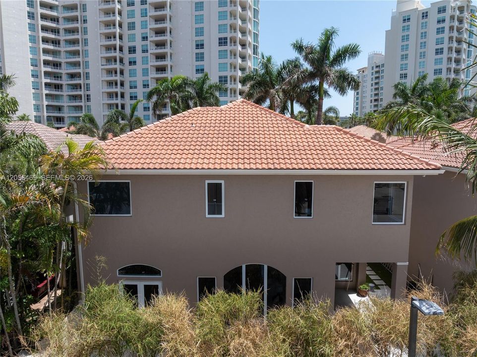 На продажу: $3,995,000 (4 спален, 4 ванн, 3660 Квадратных фут)