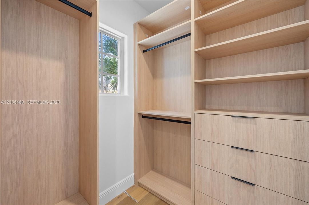 На продажу: $3,995,000 (4 спален, 4 ванн, 3660 Квадратных фут)