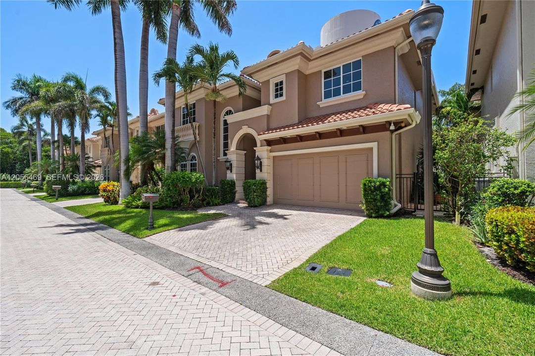 На продажу: $3,995,000 (4 спален, 4 ванн, 3660 Квадратных фут)