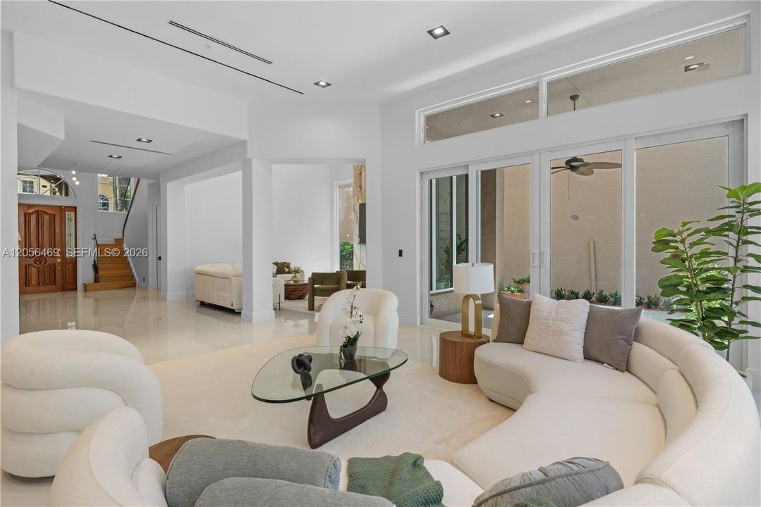 На продажу: $3,995,000 (4 спален, 4 ванн, 3660 Квадратных фут)